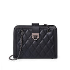 Bolsa feminina preta Matelassê Helena em couro legítimo, vista frontal com design elegante