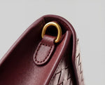 Macro da argola para alça removível da Bolsa Miami Velucci — textura visual e tátil