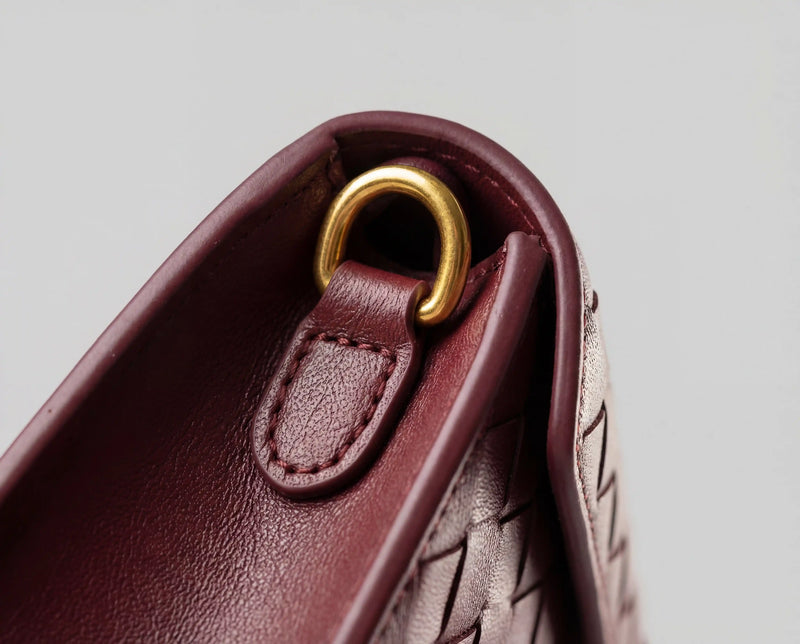 Macro da argola para alça removível da Bolsa Miami Velucci — textura visual e tátil