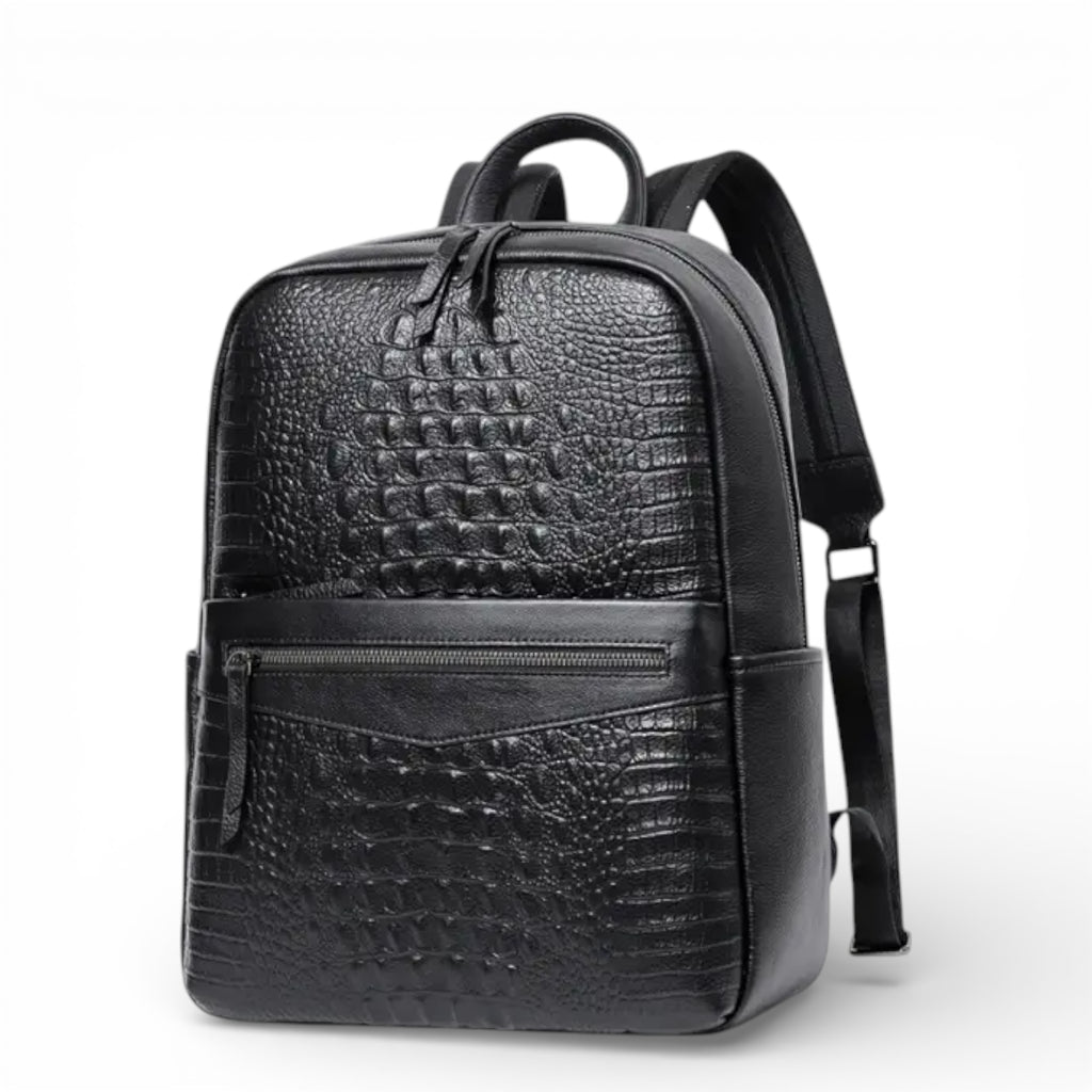 Mochila Aligator em couro legítimo preta com textura estilo crocodilo e bolso frontal com zíper.
